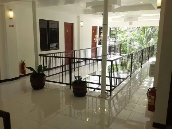 Luna Oslob Travellers Inn