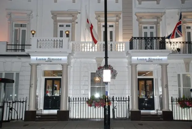 Luna & Simone - Dış Mekan
