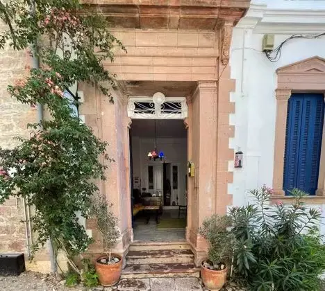 Lunarya Kuleli konak