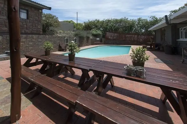 Lungile Backpackers Lodge - Havuz