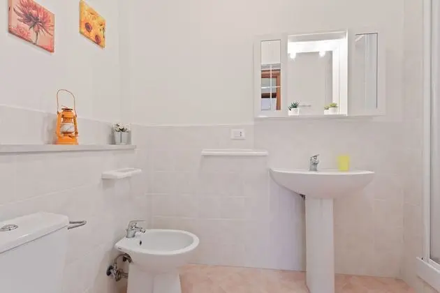 Lungomare Ciclopi Apartments With Balconies And Parking - Banyo Tipleri
