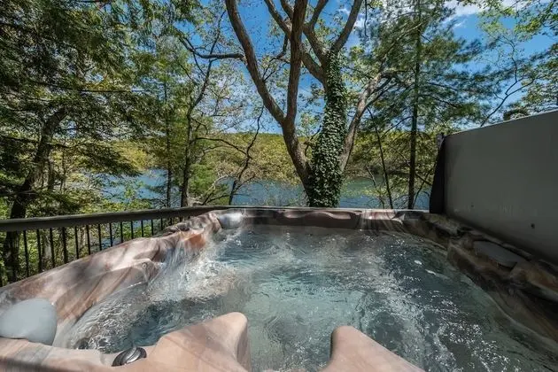 Lured by the Lake - Spa