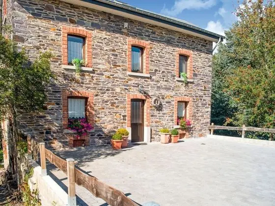 Luring Holiday Home in Lierneux With Garden - Öne Çıkan Resim