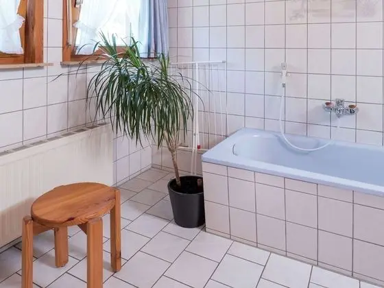 Lush Apartment in Furtwangen near Black Forest with Balcony - Banyo Tipleri