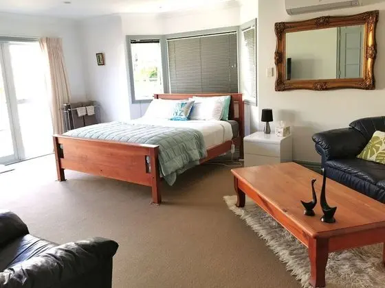 Lush & Co Auckland Bed & Breakfast - Oda