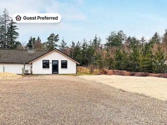 Lush Holiday Home in Henne With Swimming Pool