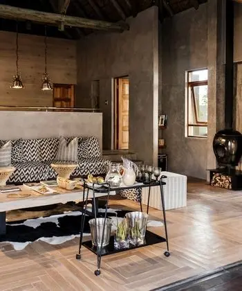Lush Private Lodge - Lobi