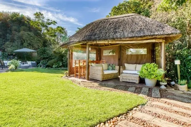 Lush Suburban Paradise - Deluxe Unit