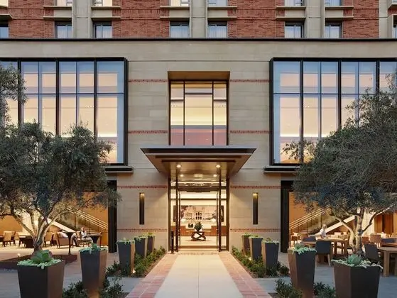 Luskin Hotel