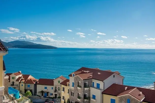 Lustica Bay Marina - Dış Mekan