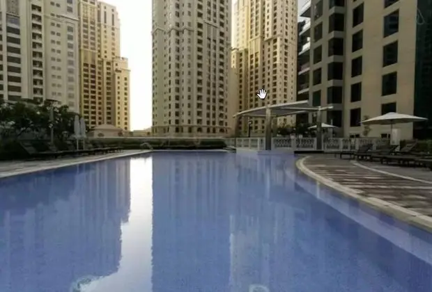 Luton Vacation Home Aurora Tower - Havuz