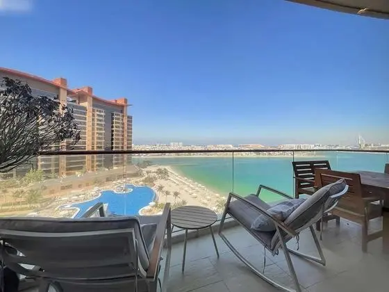 Lux 1 BR Pvt Beach Palm by Bnbme Homes