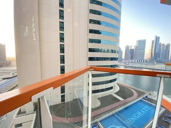 Lux BnB 2BD Canal Views Business Bay