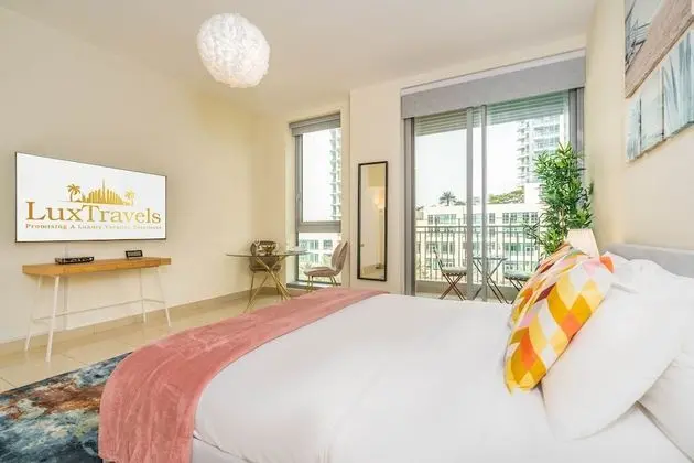Lux BnB Stand Point Tower - BLVD Views - Oda