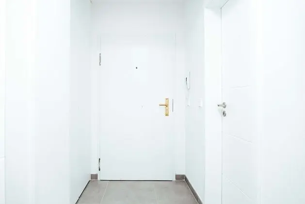Lux City-Beautiful 1BR Apt w Gdn Balc - Lobi