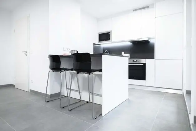 Lux City-Beautiful 1BR Apt w Gdn Balc - Mutfak