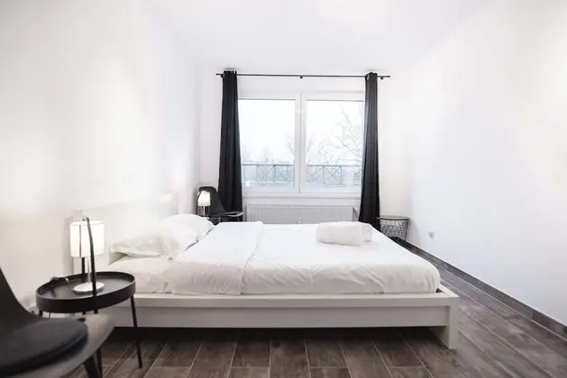 Lux City-Beautiful 1BR Apt w Gdn Balc - Oda