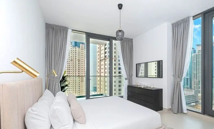 LUX Contemporary Suite Marina View 2 - Oda