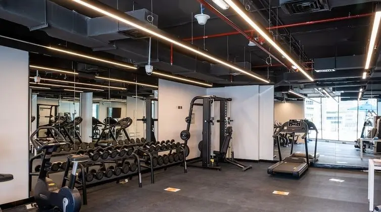 LUX Contemporary Suite Marina View 3 - Fitness