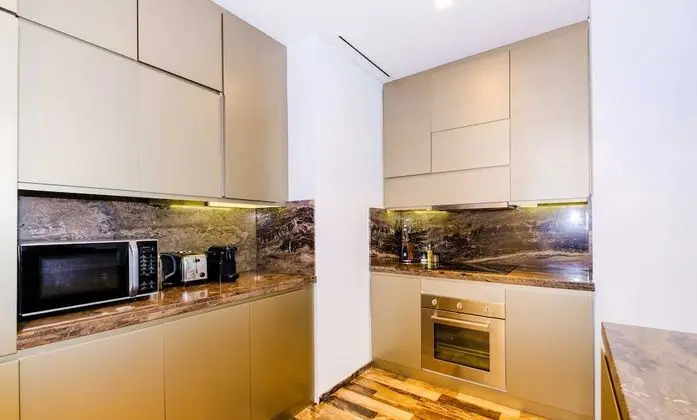 LUX Holiday Home - DAMAC Residenze 1 - Mutfak