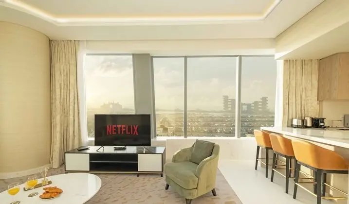 LUX Iconic Views at Palm Tower Suite 1