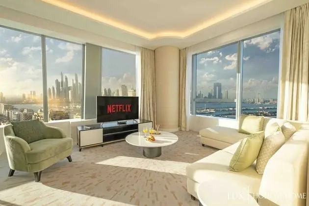 LUX Iconic Views at Palm Tower Suite 2
