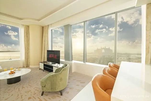 LUX Iconic Views at Palm Tower Suite 3