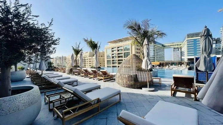 LUX Iconic Views at Palm Tower Suite 4