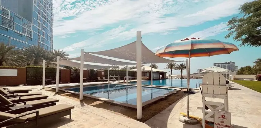 LUX | The JBR Beach Sea View Suite - Havuz