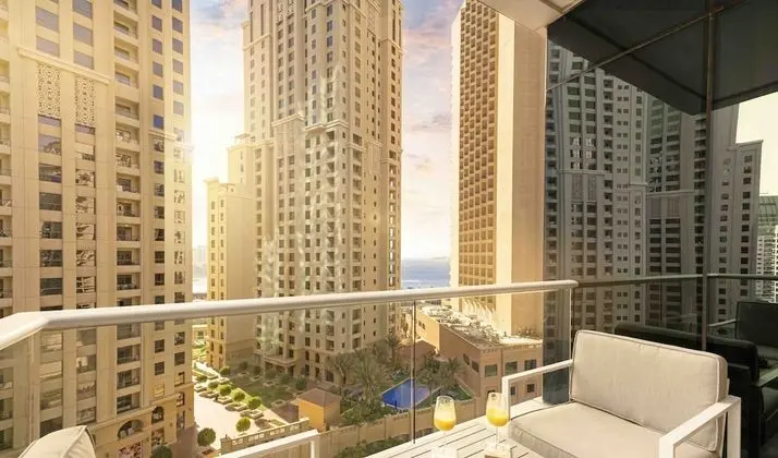 LUX  Marina Promenade 1 BR Prime Loc Apt