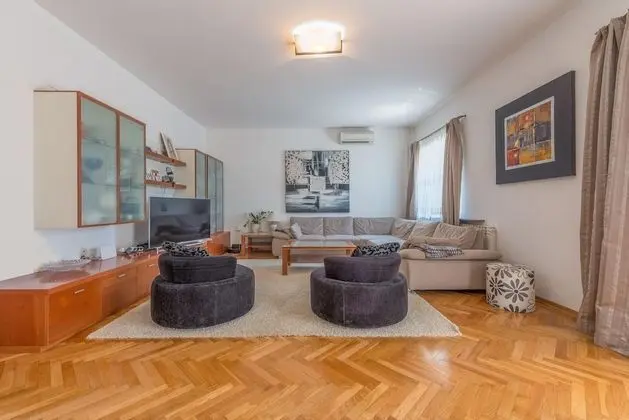 Villa Lux Nina - 6 bedrooms - pool&sauna - Oda Düzeni
