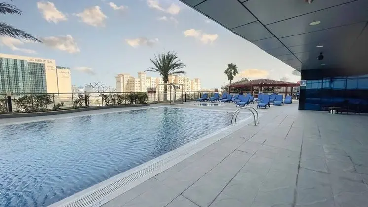 LUX The Sky View Suite Dubai Marina - Havuz