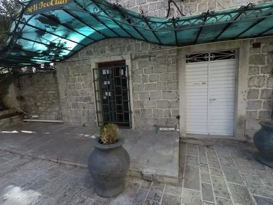 Lux Squere Apartments - Dış Mekan