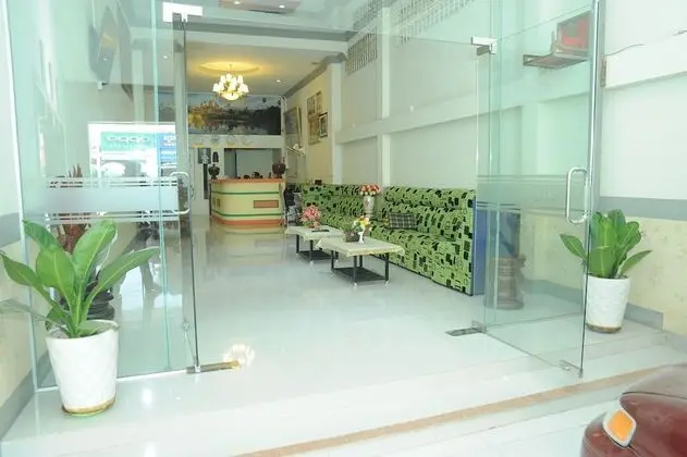 Lux Star Town Hotel - Lobi