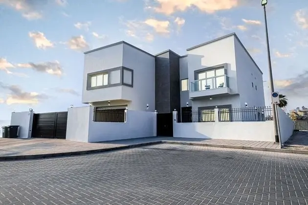 LUX White Modern Villa - Dış Mekan