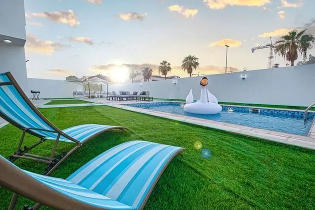 LUX White Modern Villa - Havuz