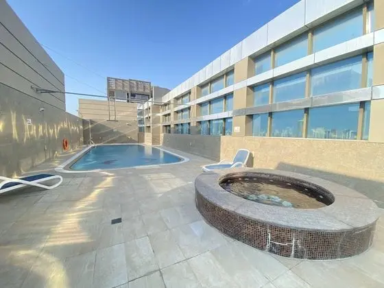 LuxBnB Elite Sports City Golf CourseView - Havuz