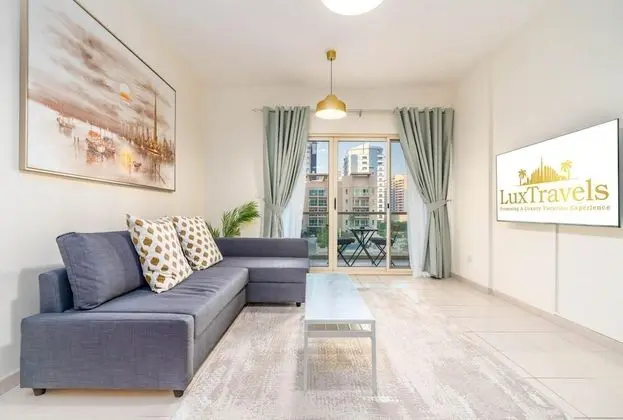 Luxe 1BD Sleeps 4 Parking Pool Gym