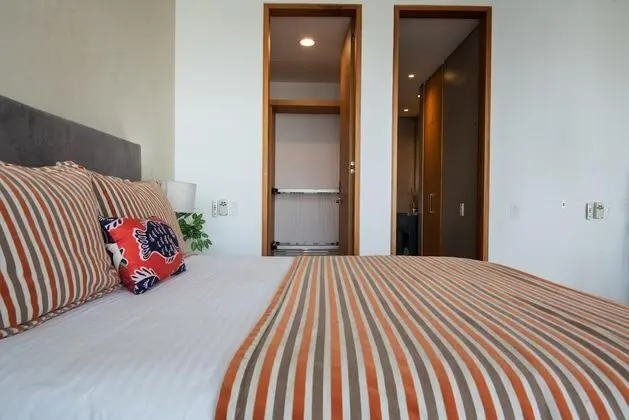 Luxe 1BR Apt With Amazing Water and City Views 2801