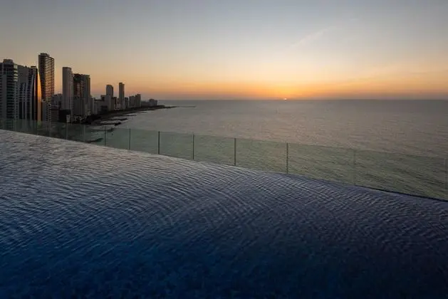 Luxe 1BR Apt With Amazing Water and City Views 2801