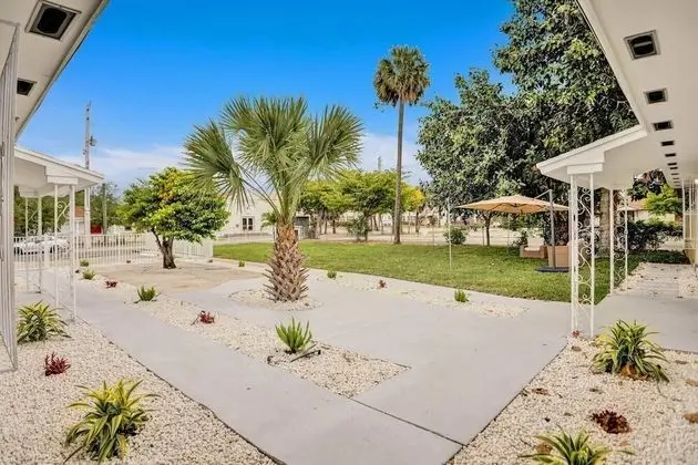 Luxe 2br/1bath, Palm Beach, W/ Free Parking, Outdoor Living Area & Trampoline! - Mülk Olanakları