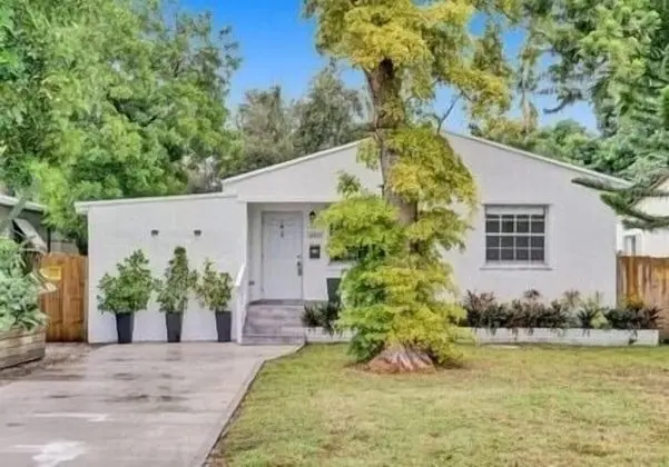 Luxe 3/2 Private Home W/bbq, Gazebo & Free Parking!