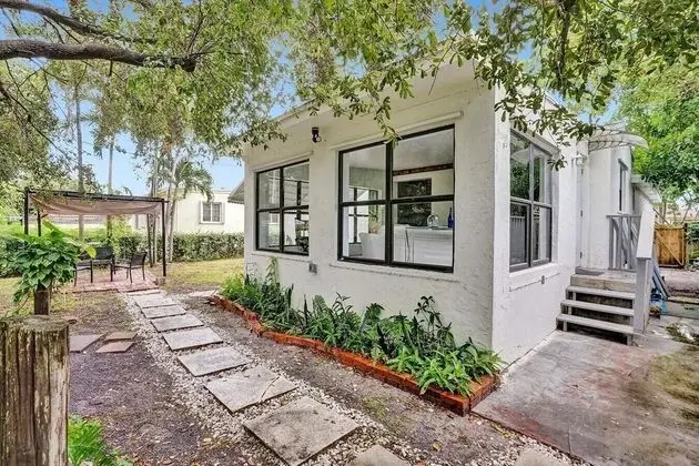 Luxe 3/2 Private Home W/bbq, Gazebo & Free Parking!