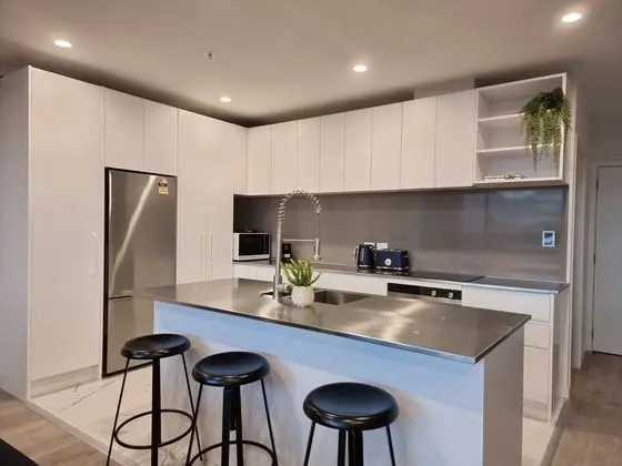 Luxe Apt w Harbour-Sunset Views -Parking - Mutfak