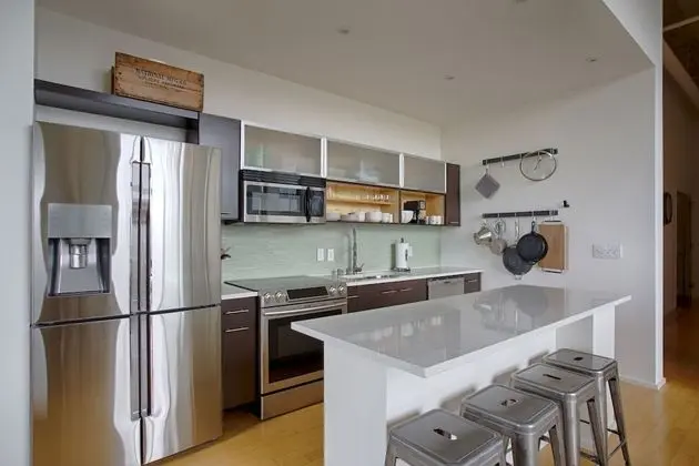 Luxe Downtown Penthouse with City Skyline Views - Mutfak