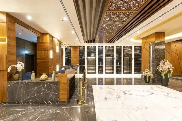 Luxe Grand Hotel Apartments - Lobi