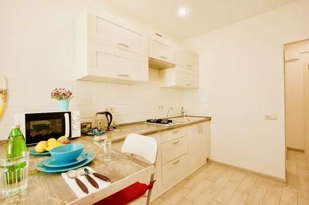 LUXKV Apartment on Nikoloyamskiy 3A - Yerinde Yemek