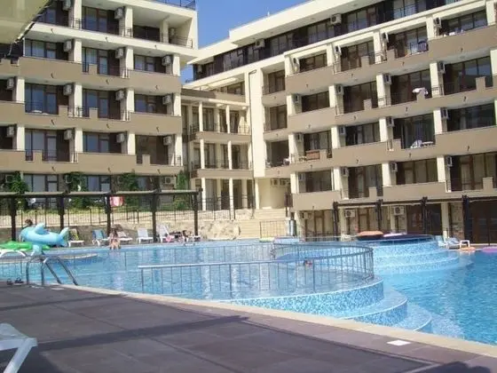 Luxor Apartments