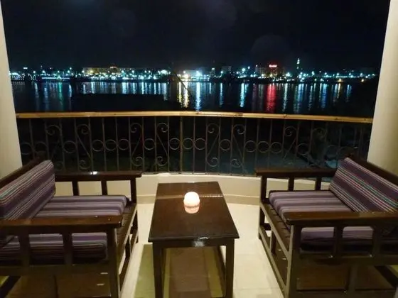 Luxor Plaza House