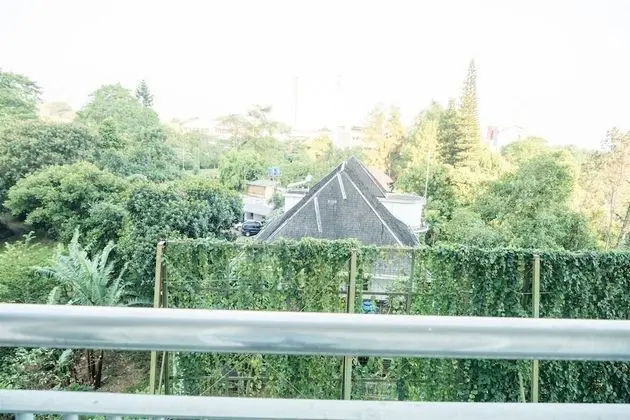 Luxurious 1BR At Dago Suites Apartment
